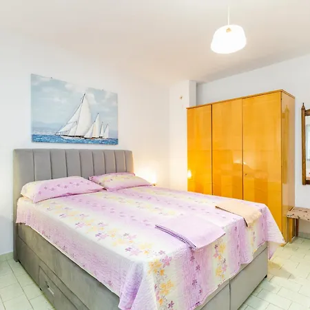 Appartement Okrug Gornji 1069a