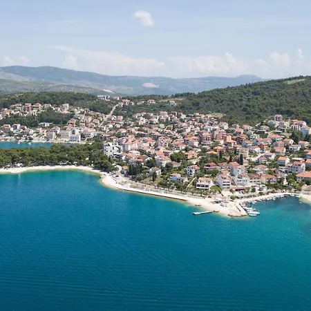 Okrug Gornji 1069a Τρογκίρ